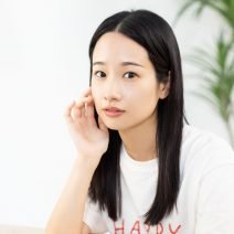 ドラマ『つづ井さん』主演・藤間爽子さんが特別に役衣装で登場！しなやかな美肌をキープする毎日スキンケアは？【＃美的エンタメ部】
