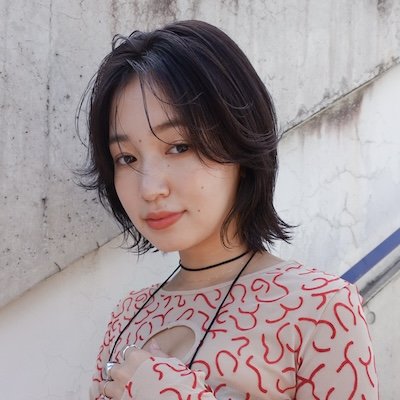 輪郭カバーにも！ふんわり軽やかなワンランク上の外ハネボブ｜最旬ヘアカタログ