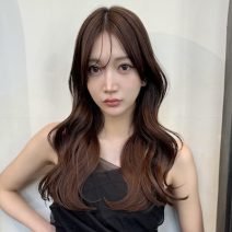 タイトな前髪“ケンニプモリ”とゆるっとウェーブの大人きれいめロング♡｜最旬ヘアカタログ