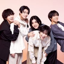 話題のボーイズグループ「WILD BLUE」に8個のクエスチョン♪ チェキのプレゼントもお見逃しなく♡