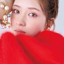 RMKの輝くリキッドシャドウで視線を独り占め♡「赤ニット×キラキラピンク」の冬メイク