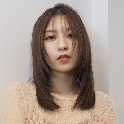 簡単スタイリング！フロントへの毛流れがお洒落なミディ｜最旬ヘアカタログ