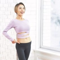 締めトレを毎日の習慣に！ 大人気トレーナーの“めぐ先生”が反り腰解消と締めトレの基礎を解説！