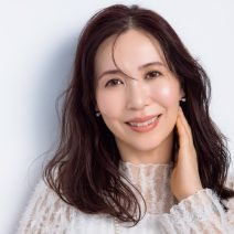 “くま”カバーしたはずが、老け感が強調されてない…？ 大人のくま隠しには「ラベンダーカラー」を使って！｜yumiの大人のメイク悩み解決塾 Vol.23
