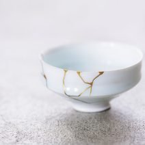 古い器に新たな自信と美をもたらす「金継ぎ」という美学｜美的GRAND