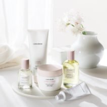 価格改定でよりお求めやすく！ ローラ メルシエの「アンバーバニラのボディケア」でかなえる、うっとりなめらかBODY