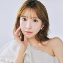 三上悠亜のリアル愛用品を一気見せ！　“美のカリスマ”が惚れ込むスキンケア9選〈前編〉