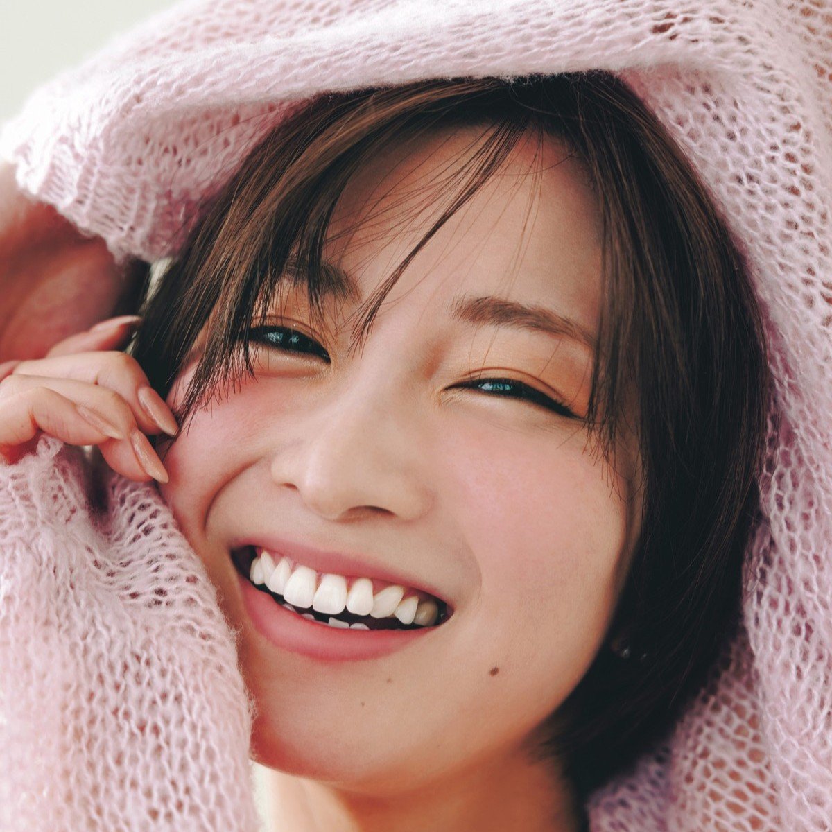【岡崎紗絵さん出演】ふんわりマットな青みピンクのリップで最旬春メイク♡