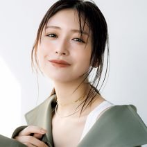 長濱ねるさん×H&M 北原 果さん｜春色くすみベージュとハイライトで大人ジューシー顔に♡