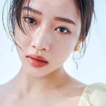 あえての隙で目が離せない♡ ピュア大人っぽい「“膜”レイヤード肌」の作り方｜人気H&M・paku☆chanさんが提案