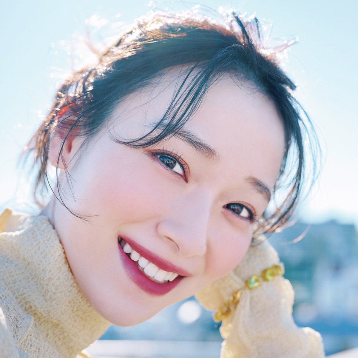 KANEBOのフレッシュピンクのセミマットリップでつくる最旬春メイク