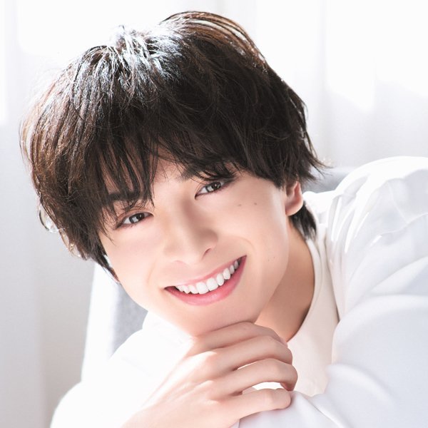 FANTASTICSきっての美容男子・木村慧人さんが『美的』に初登場｜5月号で美容愛を語る！