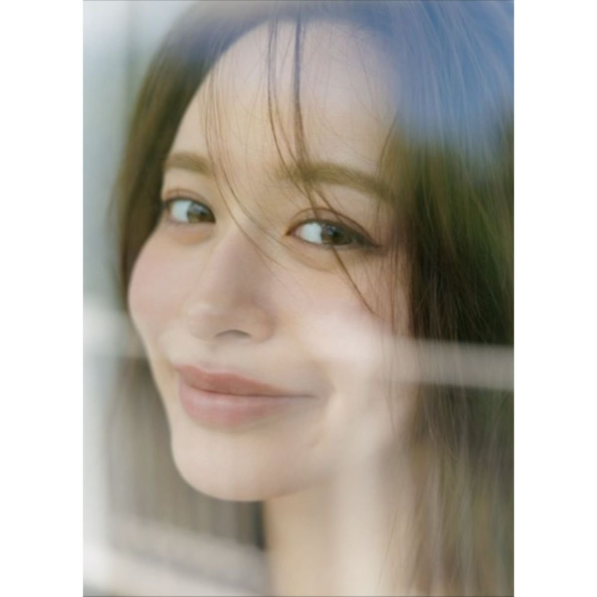 野崎萌香さんの磨き抜かれた美ボディにうっとり♡15年間支える愛用品にも注目！【写真集「jealousy」発売】