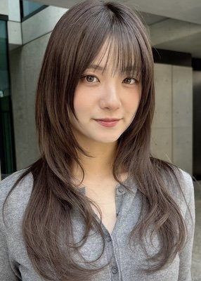 たっぷりレイヤーで印象チェンジ！抜け感カラー×柔らかロング｜最旬ヘアカタログ