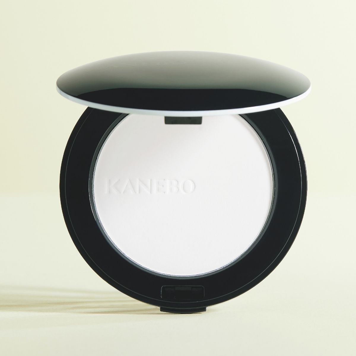 KANEBO］クリスタライズドフィックスパウダー 発売日［2025/02