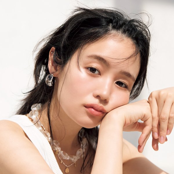 コスメデコルテの新シャドウを軽やかに使いこなす♡ 藤原さくら