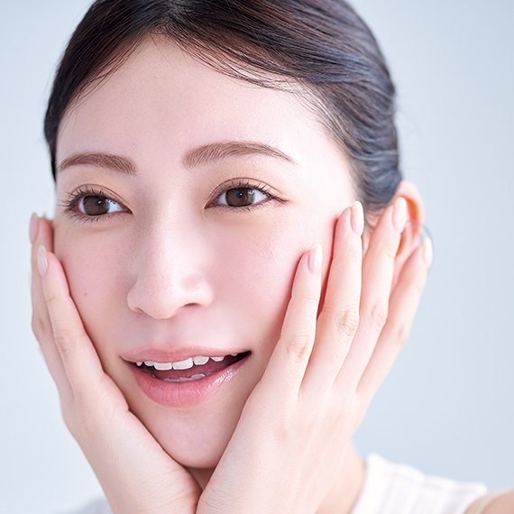 吉田朱里さんのスキンケア、ヘアケア、メイク…最新愛用アイテムを全部見せ！