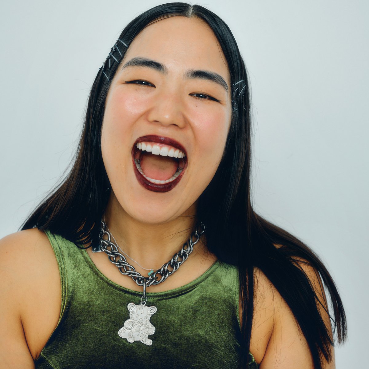 アーティスト“YURIYAN  RETRIEVER”、LAでも美肌をキープする秘訣は？2ndデジタルシングル「Venus」インタビュー【♯美的エンタメ部】 | 美的.com