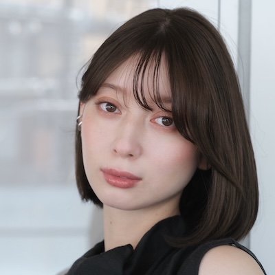 簡単に決まる！ツヤ感重視＆柔らか前髪の小顔見せボブ｜最旬ヘアカタログ
