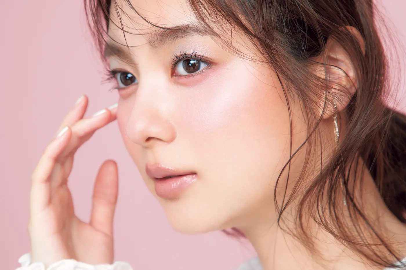 俳優　新井優愛さん