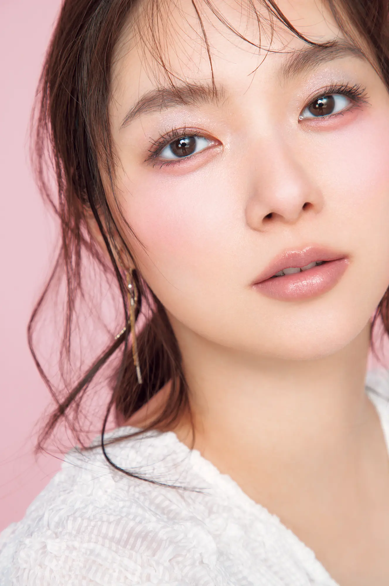 俳優　新井優愛さん