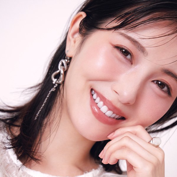 祝・創刊25周年！『美的』ミューズ×人気H＆Mが大集結！ 浜辺美波さんら豪華12名が25Lookの春メイクを披露