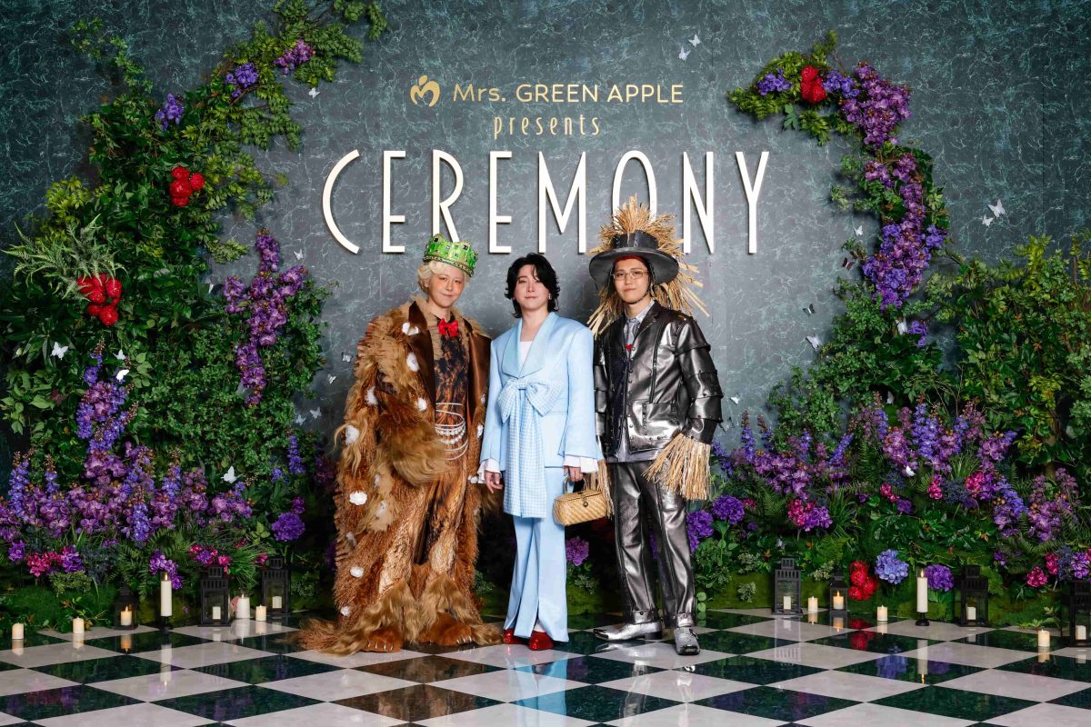 「オズの魔法使い」をモチーフに今日だけの特別な衣装で登場するMrs. GREEN APPLE。Photo by @ogata_photo