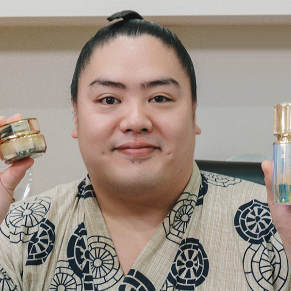 【一山本大生関】相撲業界きっての美容男子が『美的』YouTubeに初参戦！ スタメンコスメ&朝夜のこだわりルーティンを大公開！