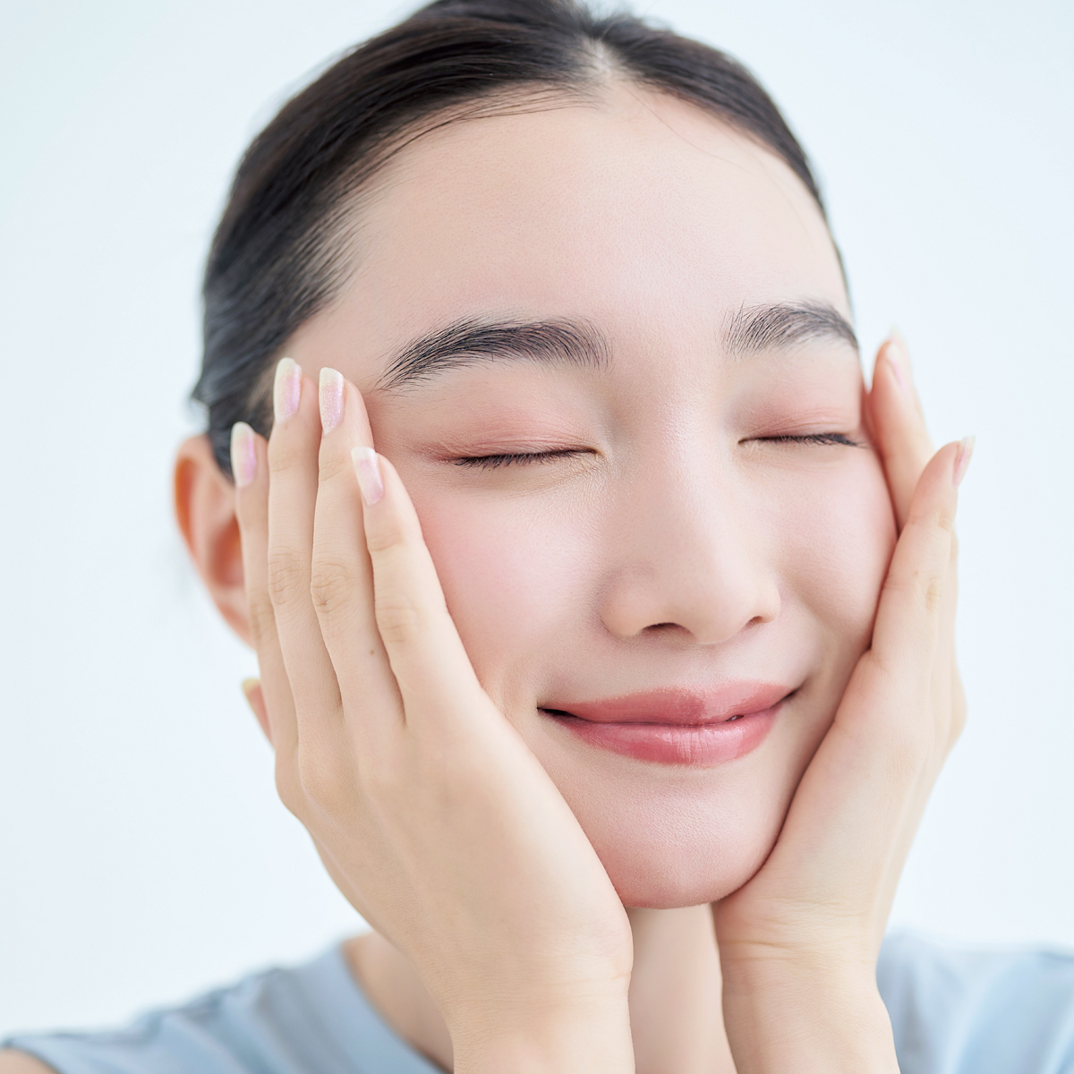 ニキビを防ぐ、さっぱり潤うスキンケアアイテム3選