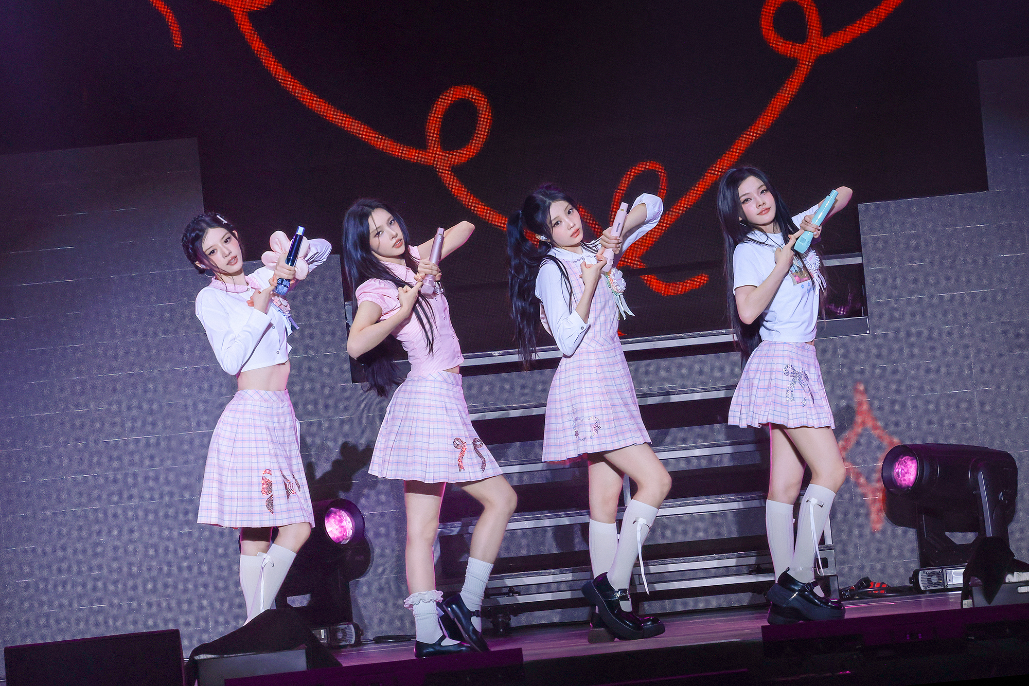 ILLIT初のライブツアー【ILLIT LIVE ‘PRESS START♥’in JAPAN】熱気あふれる華やかなステージをレポート！