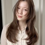 ワンカールでおしゃれに決まる！ハイレイヤー＆ハイカラーの軽やかロング｜最旬ヘアカタログ