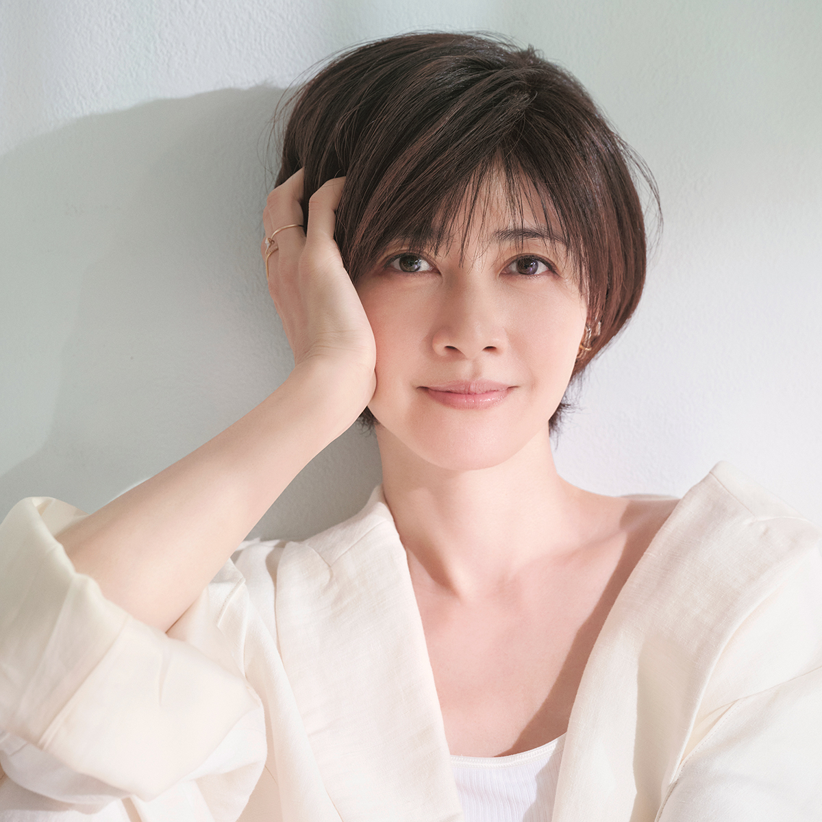 内田有紀さん「日々の時間をいとおしく思えるように生きることが、美しさを育むと思う」｜美的GRAND