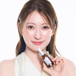 アカリンも注目！ タカミの名品ビタミンC配合美容液が進化して登場｜『美的』10月号付録