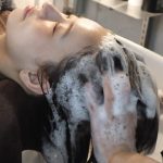 「頭⽪、こすっていませんか？」ReEMOTION TOKYO で体験した新発想の頭⽪美容