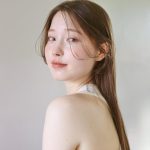 産毛ニュアンスで抜け感をプラス！シースルーバングのまとまるロング｜最旬ヘアカタログ