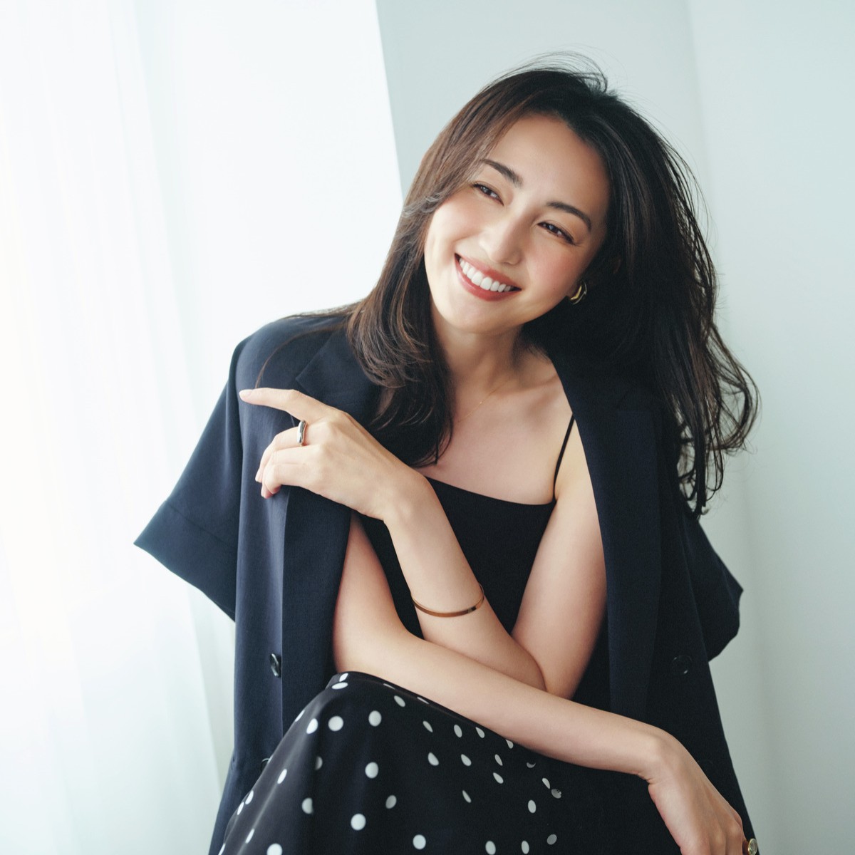 隠し過ぎない方が絶対キレイ！人気美容家の 大人の軽やかベースメイクの作り方