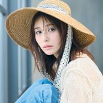 長濱ねるさんが夏の帽子メイクにtry！ 主役級アイテムになる「つば広ハット」におすすめのメイクは？