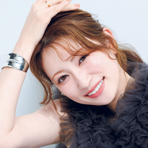 吉田朱里、30歳。アカリンってどんな人？ 圧倒的ポジティブなアカリンを深堀り♡