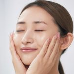 秋アレルギーの対処法は？ パーツ別トラブル症状が出ているときのセルフケアを医師が解説