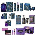 【アナ スイ×クリスマスコフレ2026】発売日＆予約日は？｜Adoコラボのホリデーアイテムやメイク＆ボディ限定コレクションが登場！