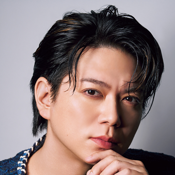 加藤シゲアキさんが「セミ艶メイク」にトライ！【NEWSな美意識 Vol.131】