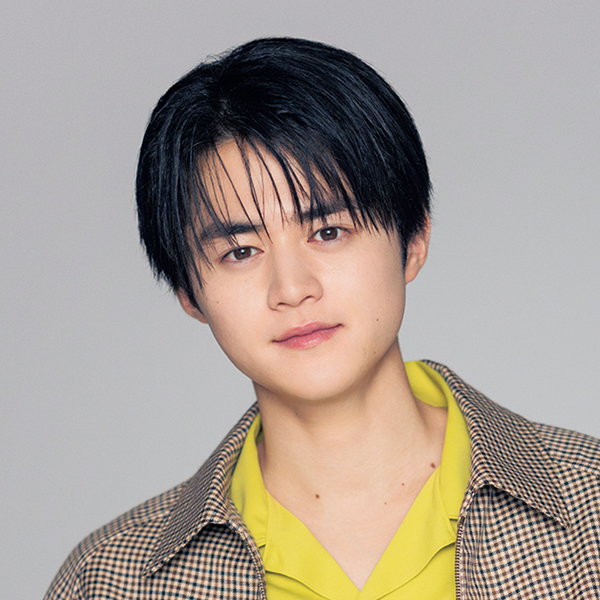 鈴鹿央士さん「1億円あったら城主になって親孝行したい(笑)」｜映画『藁にもすがる獣たち』インタビュー