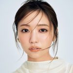 大原優乃さん×ヘアメイクpaku☆chanさんの「品格ベージュ」メイク｜透けベージュのワントーンメイクのポイントは？
