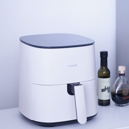 物価高の今、大好きな化粧品代は削るべき？ 賢くルンルン生きるためのお金とコスメの見直し術｜美容家・深澤亜季のルンルン ビューティカウンセリング【vol.12】
