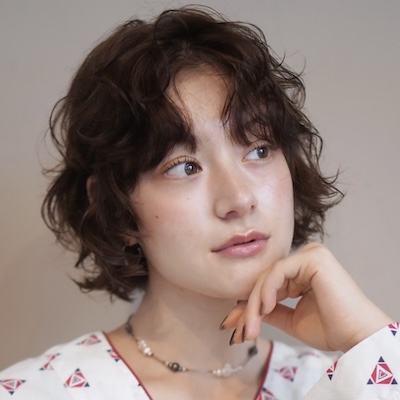 朝の時短でおしゃれを求めるなら！360°かわいいボブパーマ｜最旬ヘアカタログ