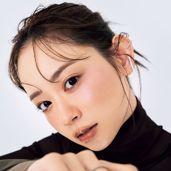 杏花さん×笹本恭平さんの「品格ベージュ」メイク｜SUQQUの欲張りベージュチークで甘さと品性の両立を♡