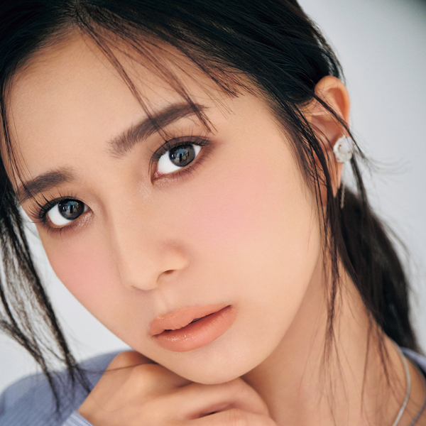 井上玲音さん×H&M風花光さんの「品格ベージュ」メイク｜RMKのトープベージュアイパレで知的でアンニュイな表情に♡