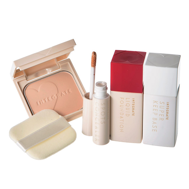 インテグレート　リアルフィットリキッド　SPF30・PA++（中右）